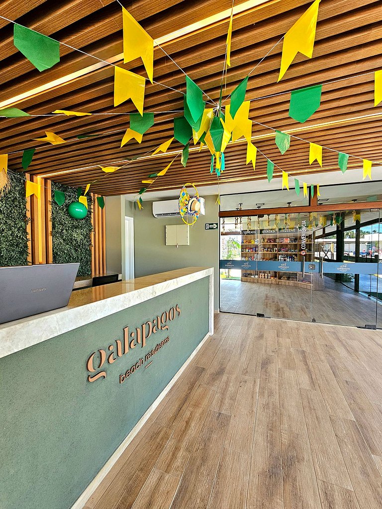 Luxuoso no melhor bloco Galápagos Carneiros