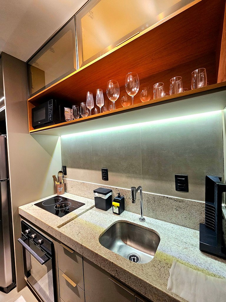 Luxo Supremo c/ varanda gourmet no BC Solare #311A