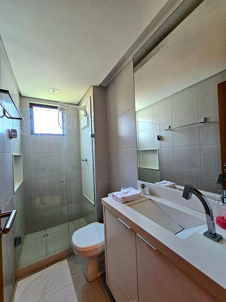 Luxuoso e equipado 3q térreo no Cupe Beach Living.