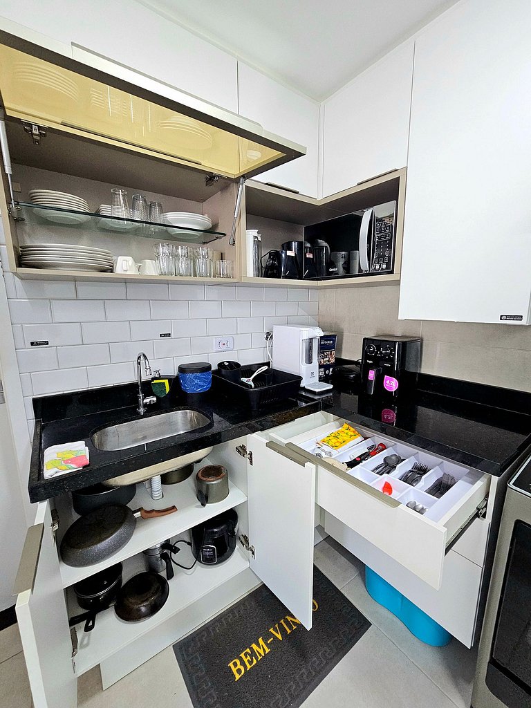 Moderno e Equipado, Centrinho de Porto Blue #101